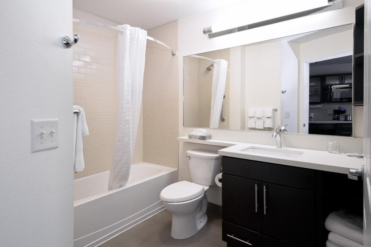 Candlewood Suites Greeley By Ihg Экстерьер фото